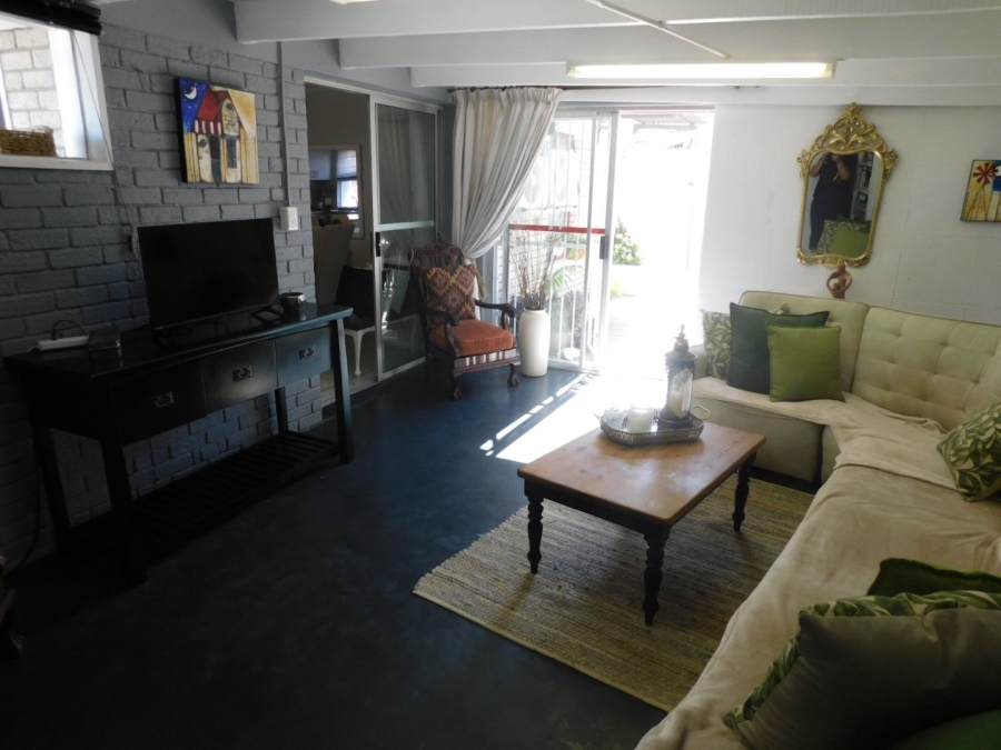 2 Bedroom Property for Sale in Sea Breeze Western Cape